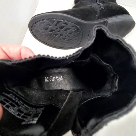 Michael Kors Flat Black Suede Short/Ankle Boot sz 4 - Picture 6 of 12